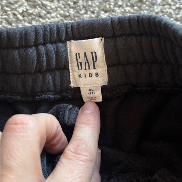 Shorts boys size 10-12 - Picture 15 of 17